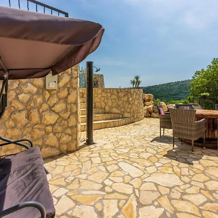 Paun Holiday home